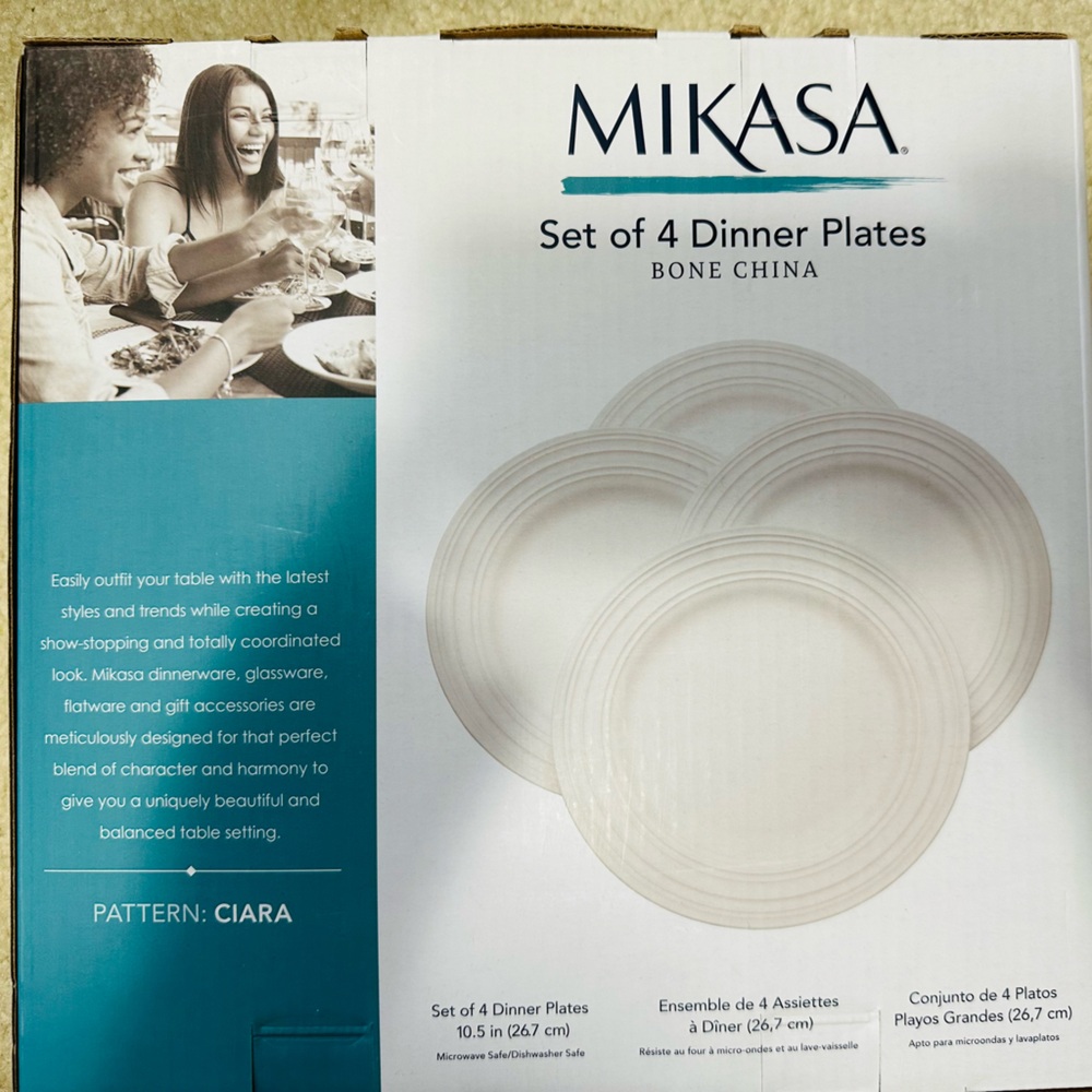 Mikasa Ciara dinner plates.